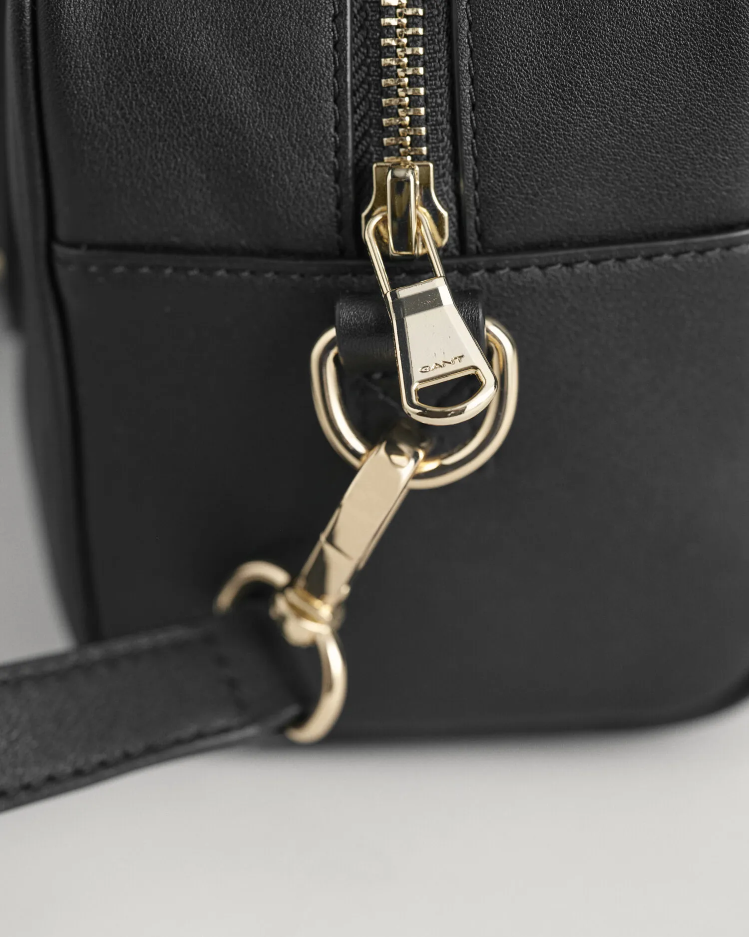 Petit sac en cuir emblématique